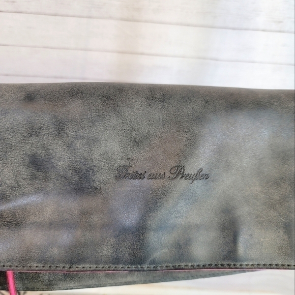 FRITZI AUS PREUBEN GRAY CLUTCH CROSSBODY SHOULDER BAG, W HOT PINK TRIM - Picture 3 of 10